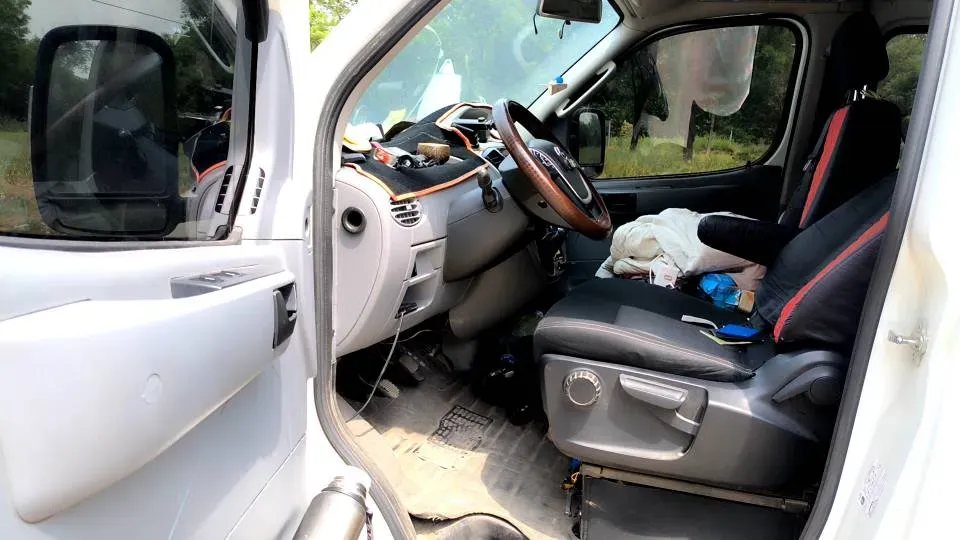 2020 MAXUS XinTu V80 2.5T 136HP L4 6MT,autocango,china used car exporter,china ev exporter,chinese used car exporter,chinese used ev exporter