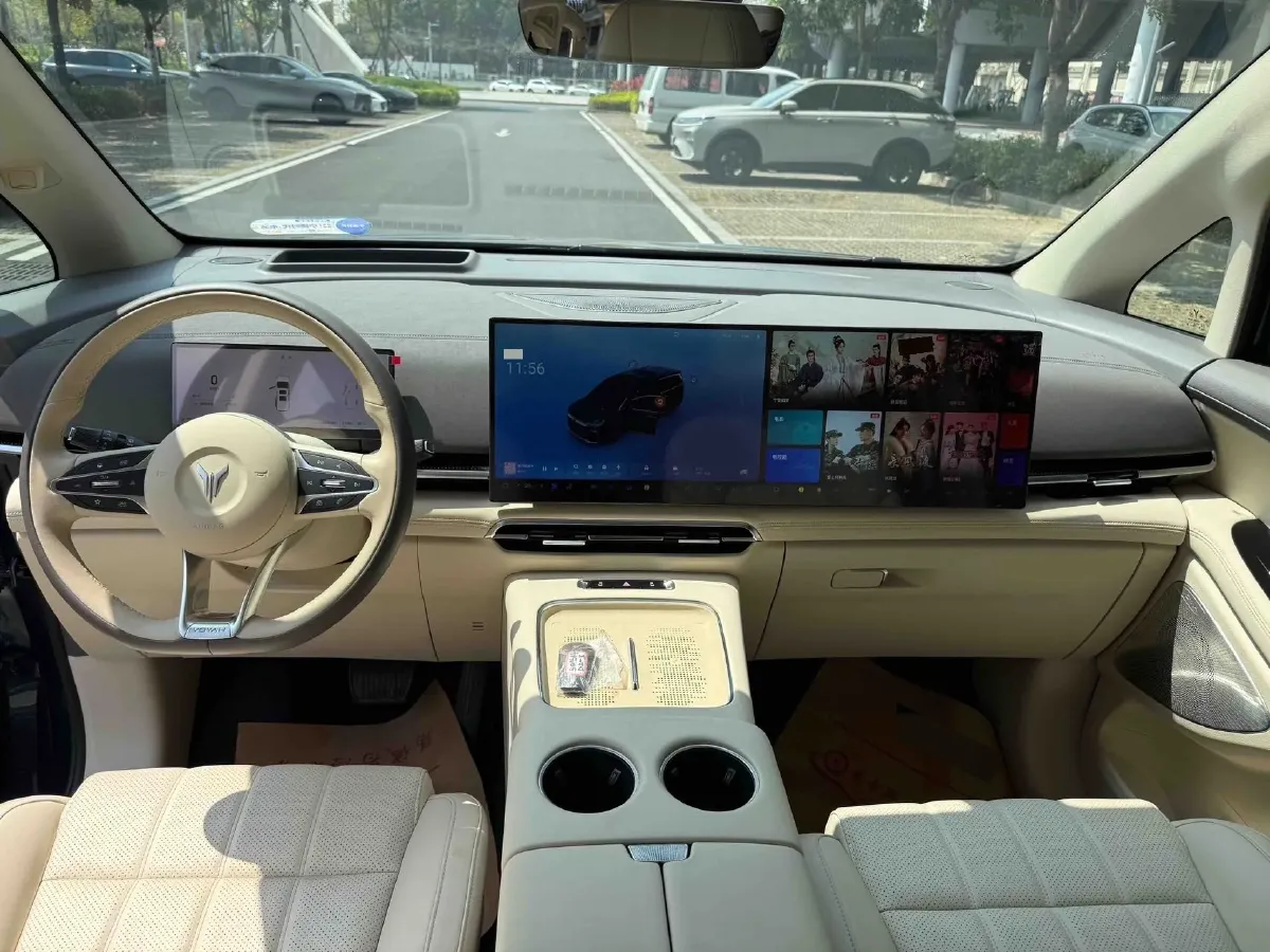 2025 Voyah Dream 1.5T 150HP L4 PHEV 41.7KWH,autocango,china used car exporter,china ev exporter,chinese used car exporter,chinese used ev exporter