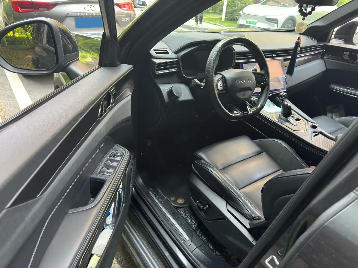 2022 HongQi H5 1.8T 197HP L4 6AT,autocango,china used car exporter,china ev exporter,chinese used car exporter,chinese used ev exporter