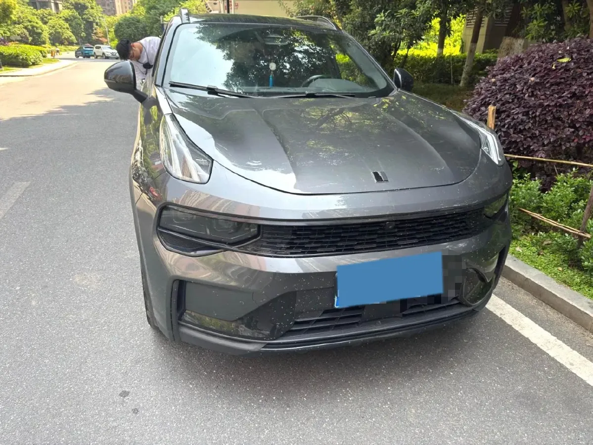 2022 HongQi H5 1.8T 197HP L4 6AT,autocango,china used car exporter,china ev exporter,chinese used car exporter,chinese used ev exporter