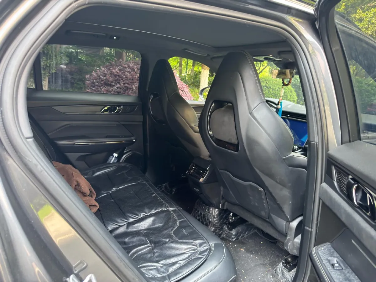 2022 HongQi H5 1.8T 197HP L4 6AT,autocango,china used car exporter,china ev exporter,chinese used car exporter,chinese used ev exporter