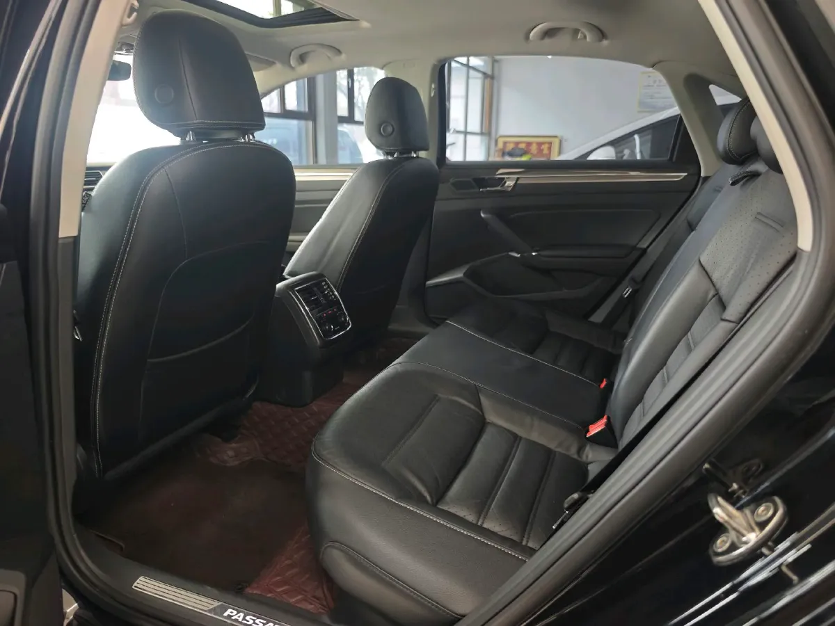 2017 Volkswagen Passat 1.8T 180HP L4 7DCT,autocango,china used car exporter,china ev exporter,chinese used car exporter,chinese used ev exporter