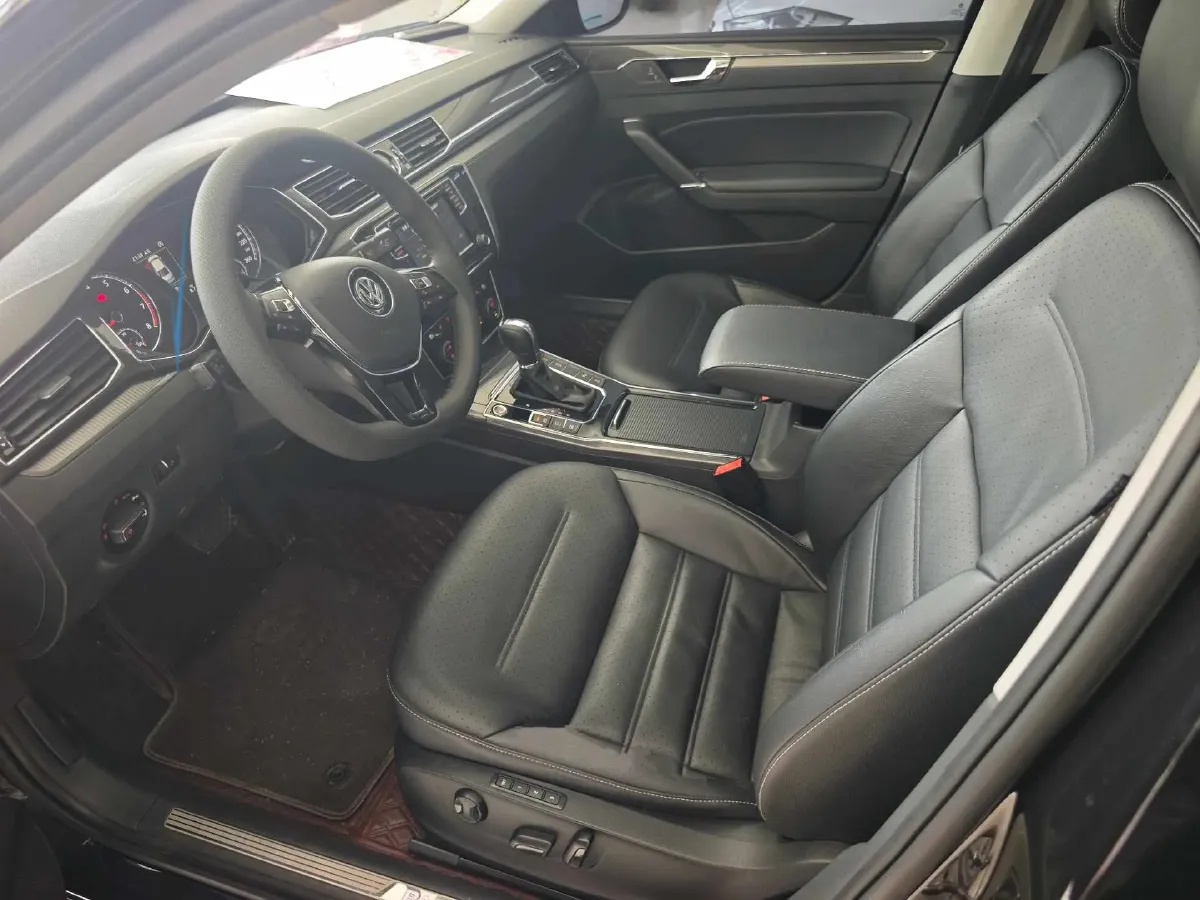 2017 Volkswagen Passat 1.8T 180HP L4 7DCT,autocango,china used car exporter,china ev exporter,chinese used car exporter,chinese used ev exporter