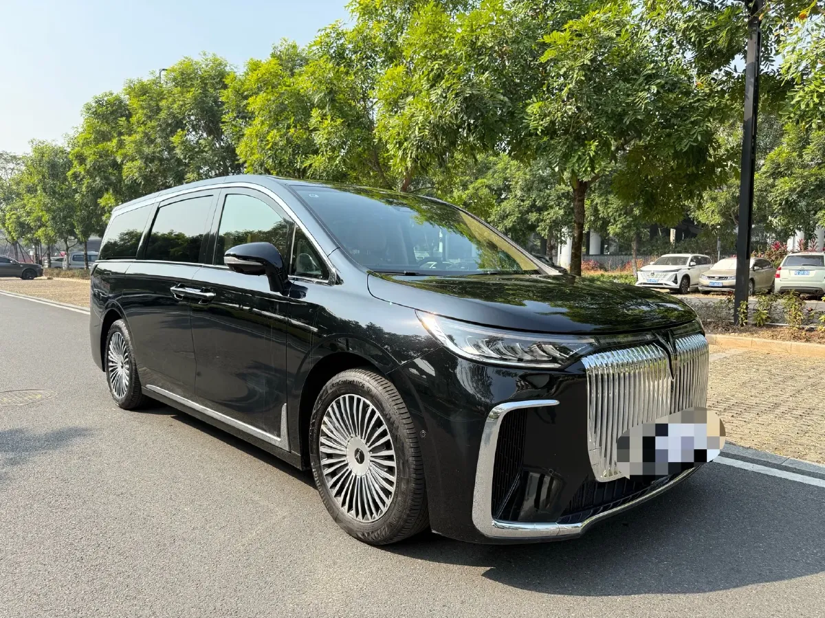 2025 Voyah Dream 1.5T 150HP L4 PHEV 41.7KWH,autocango,china used car exporter,china ev exporter,chinese used car exporter,chinese used ev exporter