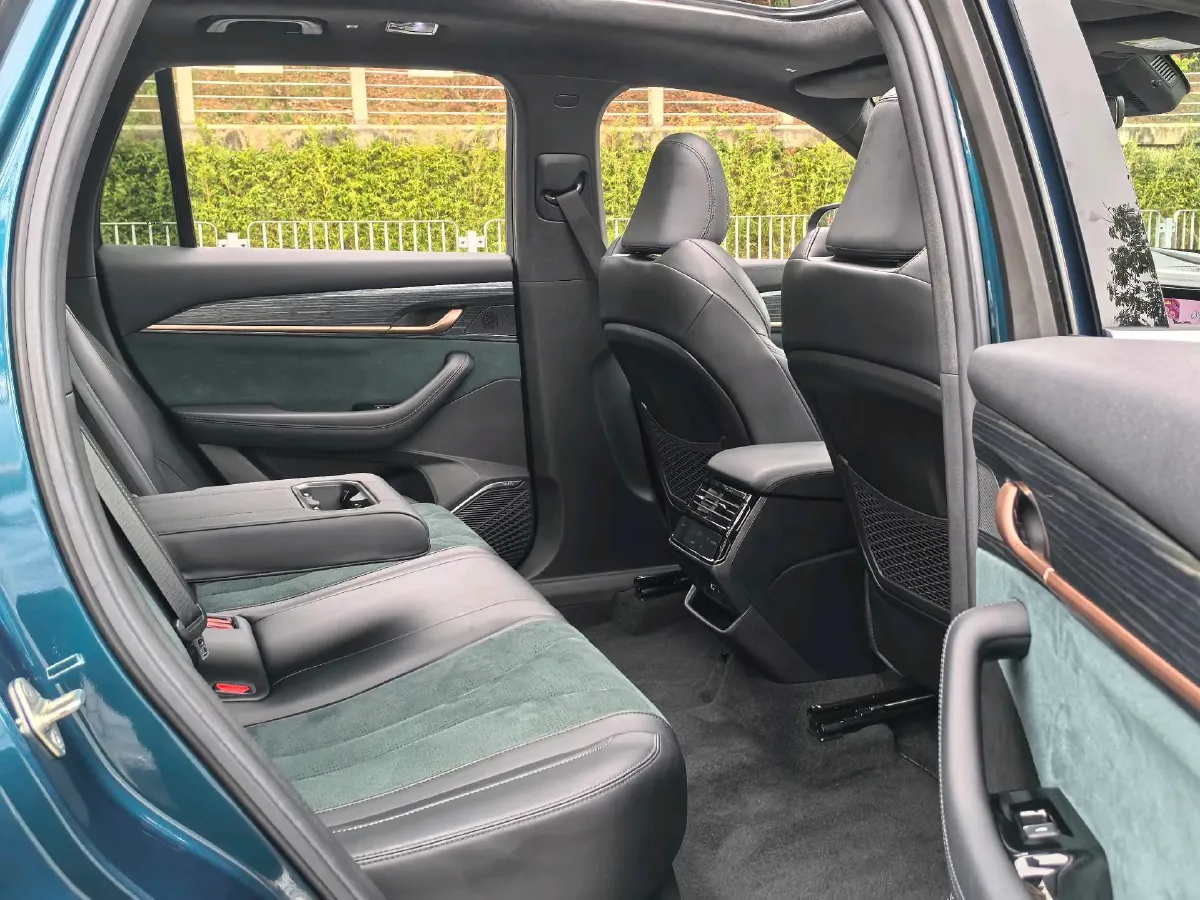 2023 Geely Monjaro 2.0T 238HP L4 8AT,autocango,china used car exporter,china ev exporter,chinese used car exporter,chinese used ev exporter