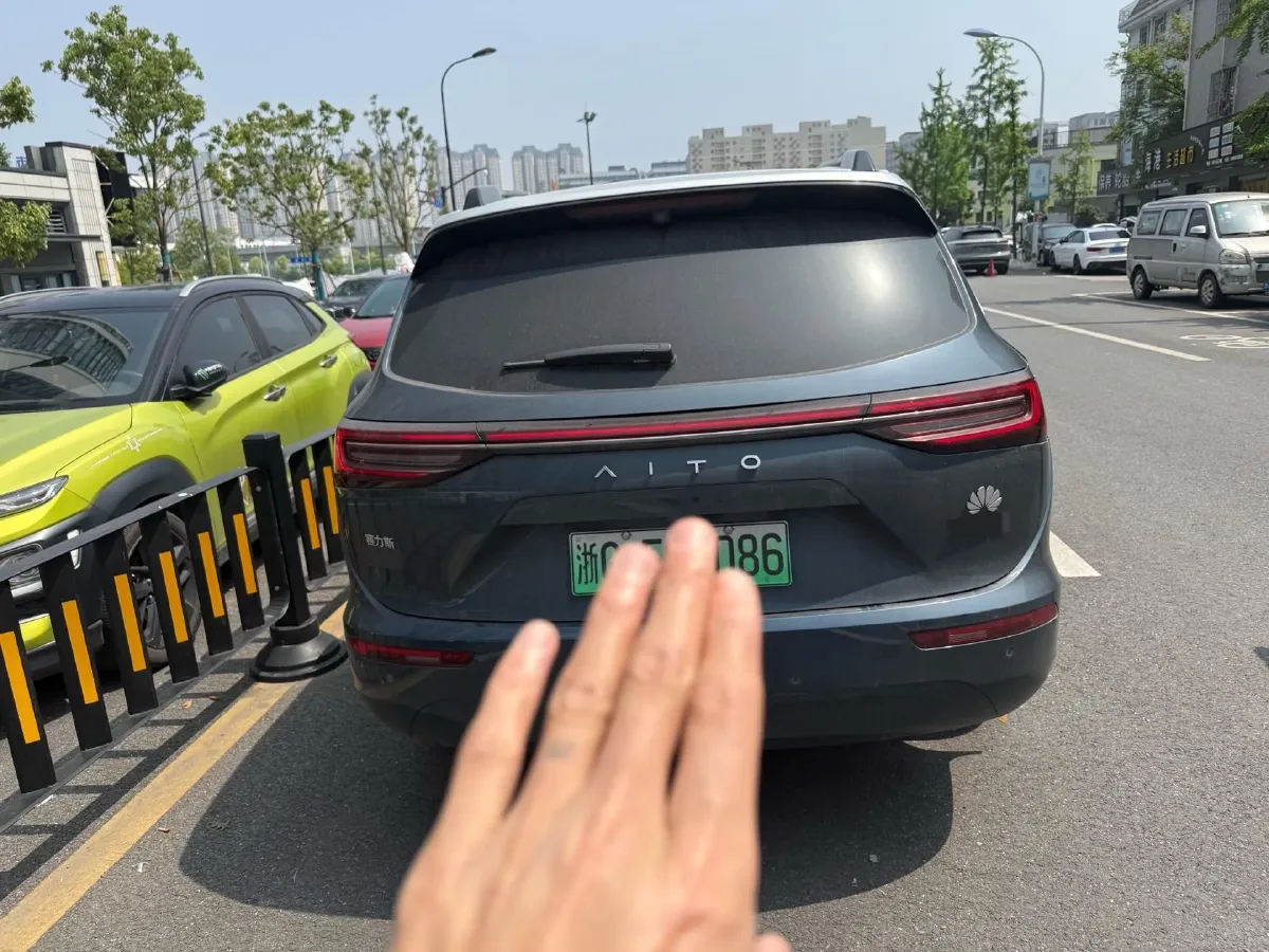 2024 AITO AITO M7 1.5T 152HP L4 REEV 42KWH,autocango,china used car exporter,china ev exporter,chinese used car exporter,chinese used ev exporter