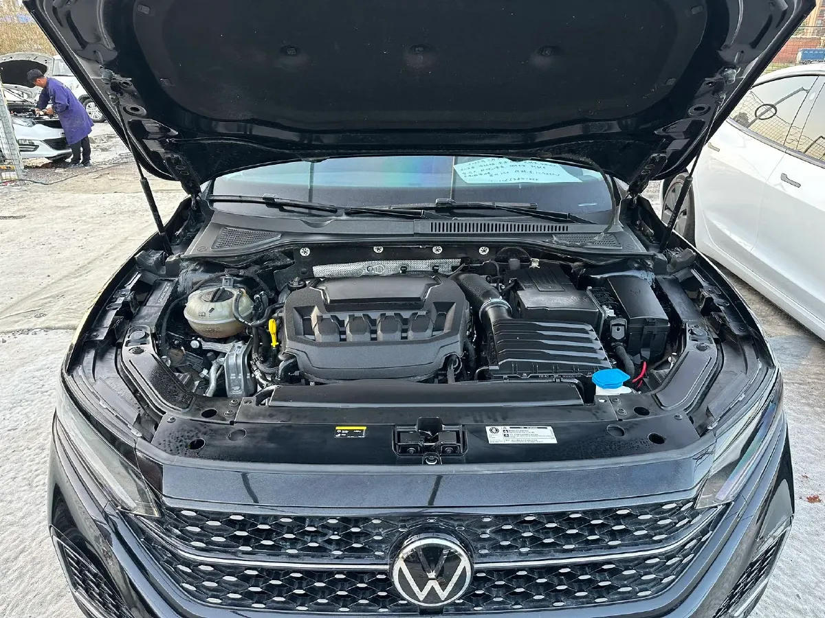 2025 Volkswagen Passat 2.0T 220HP L4 7DCT,autocango,china used car exporter,china ev exporter,chinese used car exporter,chinese used ev exporter
