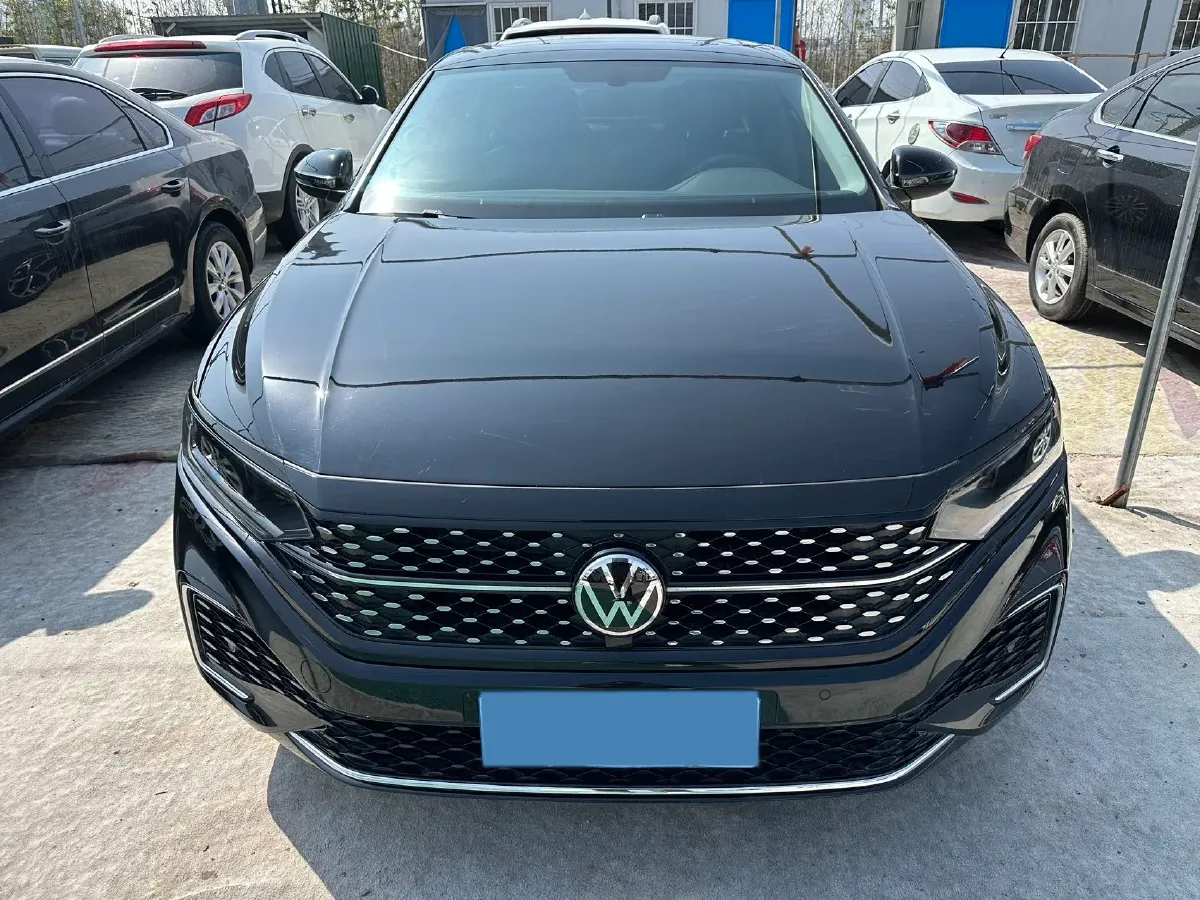 2025 Volkswagen Passat 2.0T 220HP L4 7DCT,autocango,china used car exporter,china ev exporter,chinese used car exporter,chinese used ev exporter