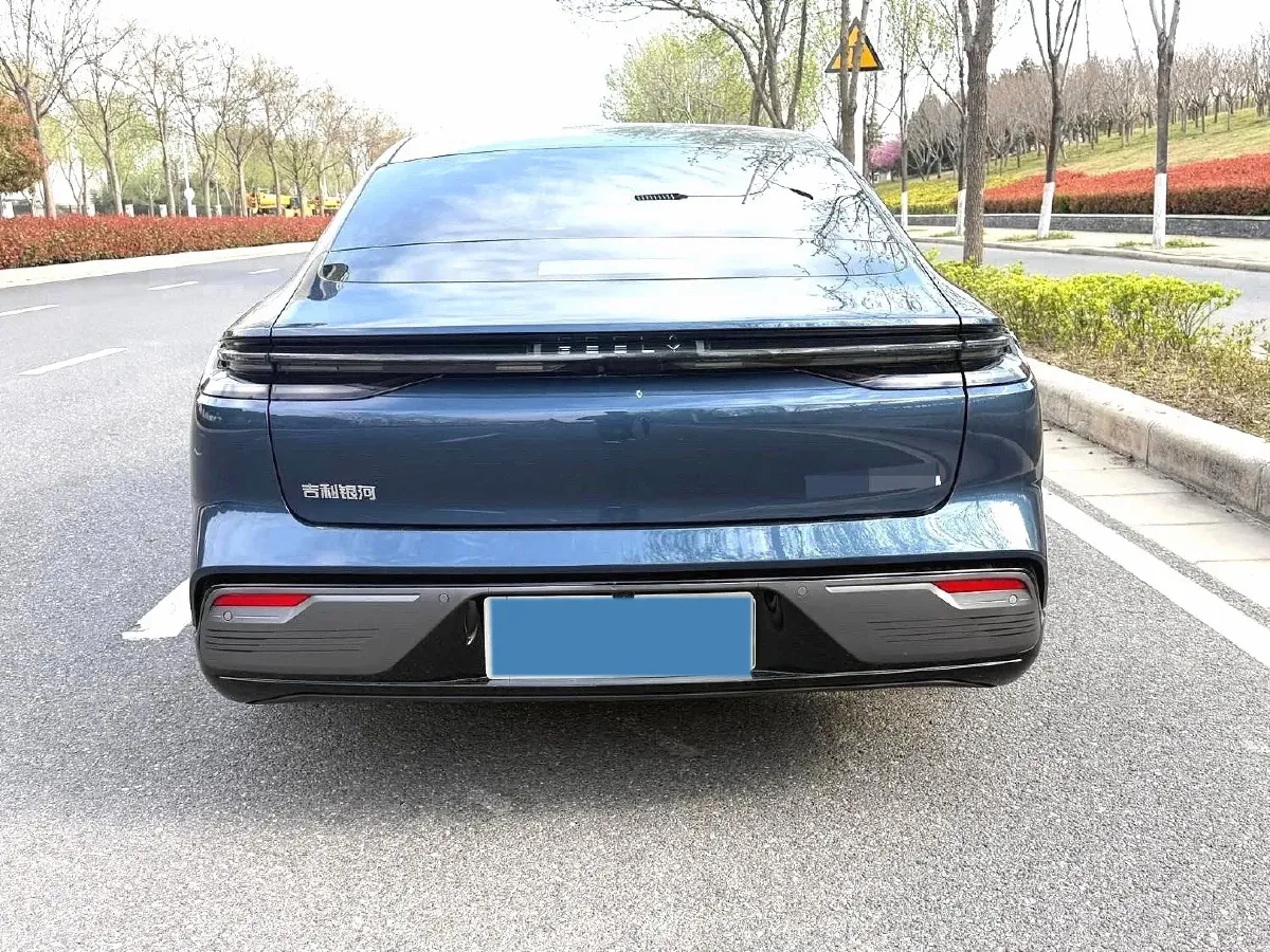 2025 Geely Galaxy Starshine 8 1.5T 163HP L4 3DHT PHEV 27.69KWH,autocango,china used car exporter,china ev exporter,chinese used car exporter,chinese used ev exporter