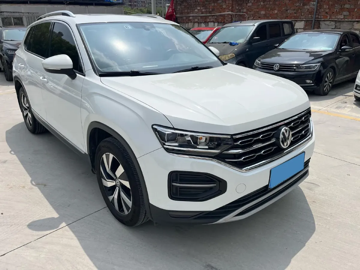 2019 Jeep Cherokee 2.0T 234HP L4 9AT,autocango,china used car exporter,china ev exporter,chinese used car exporter,chinese used ev exporter