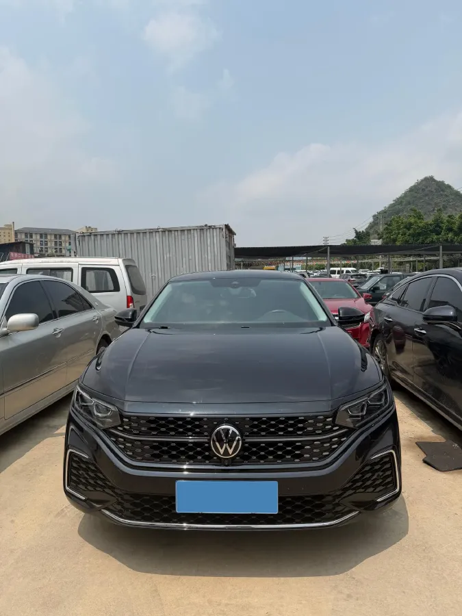 2023 Volkswagen Passat 2.0T 186HP L4 7DCT,autocango,china used car exporter,china ev exporter,chinese used car exporter,chinese used ev exporter