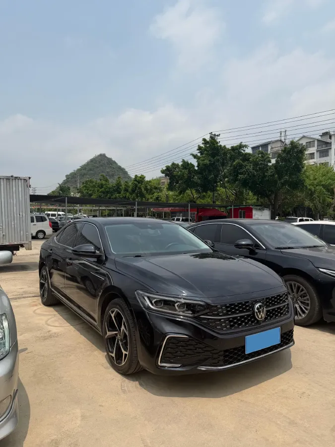 2023 Volkswagen Passat 2.0T 186HP L4 7DCT,autocango,china used car exporter,china ev exporter,chinese used car exporter,chinese used ev exporter