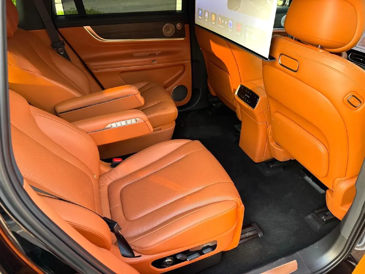 2024 AITO AITO M9 1.5T 152HP L4 REEV 42KWH,autocango,china used car exporter,china ev exporter,chinese used car exporter,chinese used ev exporter