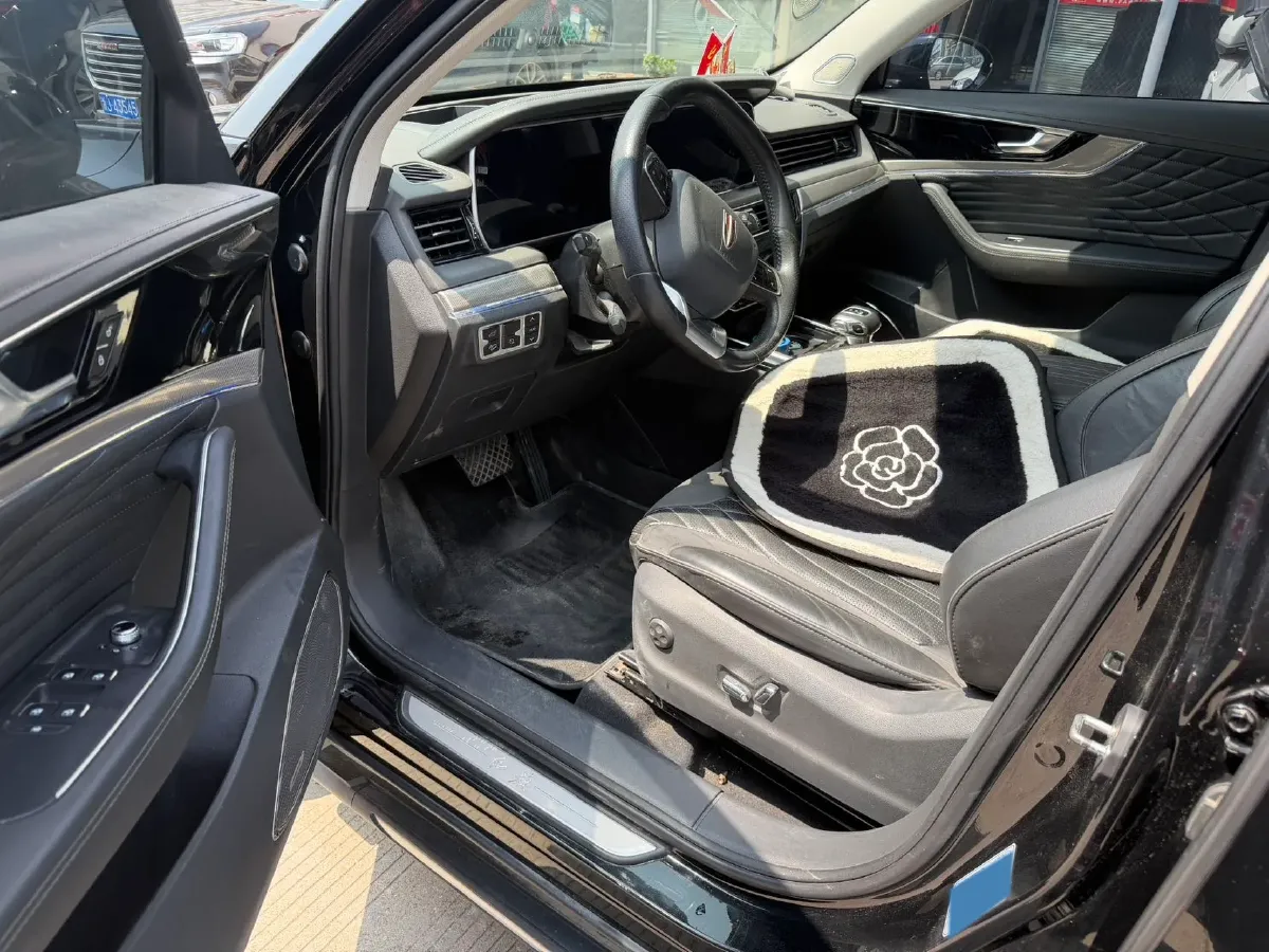 2022 HongQi HS5 2.0T 224HP L4 6AT,autocango,china used car exporter,china ev exporter,chinese used car exporter,chinese used ev exporter