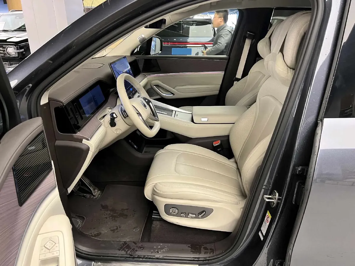 2026 Denza DenzaN9 2.0T 207HP L4 E-CVT PHEV,autocango,china used car exporter,china ev exporter,chinese used car exporter,chinese used ev exporter