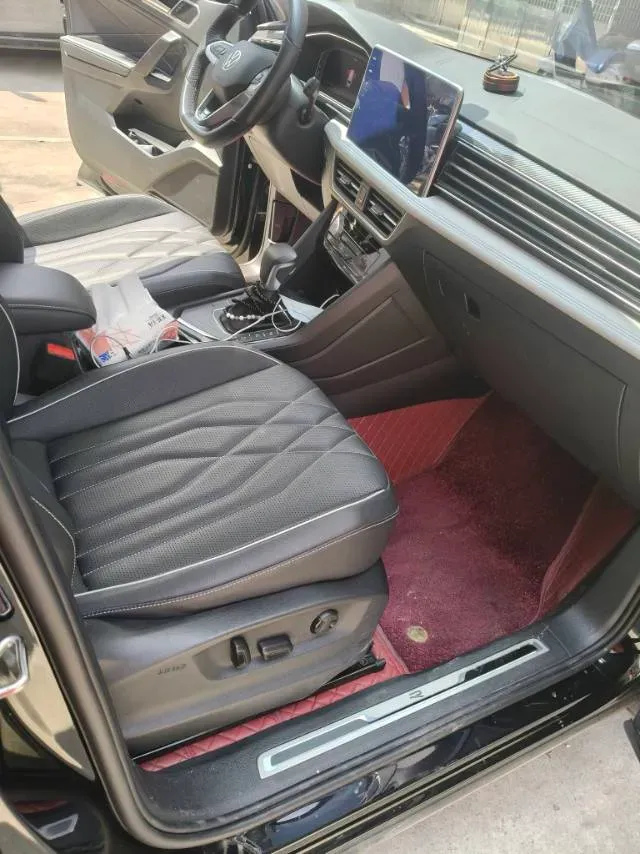 2024 Volkswagen Tiguan L 2.0T 186HP L4 7DCT,autocango,china used car exporter,china ev exporter,chinese used car exporter,chinese used ev exporter