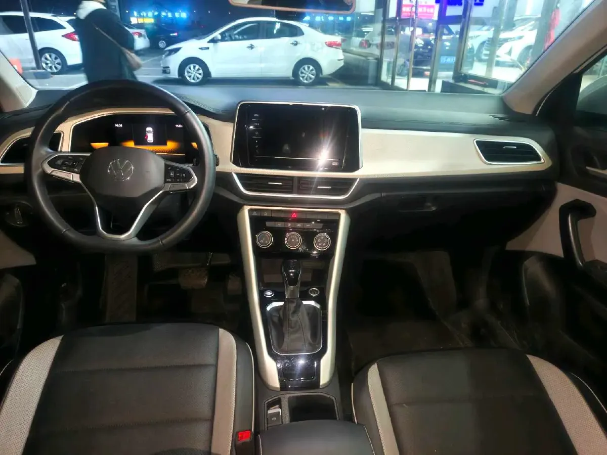 2023 Volkswagen T-Roc 1.4T 150HP L4 7DCT,autocango,china used car exporter,china ev exporter,chinese used car exporter,chinese used ev exporter