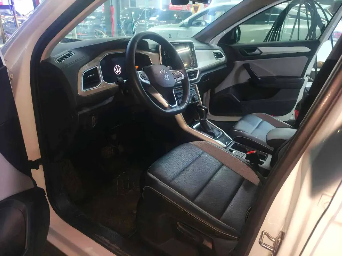2023 Volkswagen T-Roc 1.4T 150HP L4 7DCT,autocango,china used car exporter,china ev exporter,chinese used car exporter,chinese used ev exporter