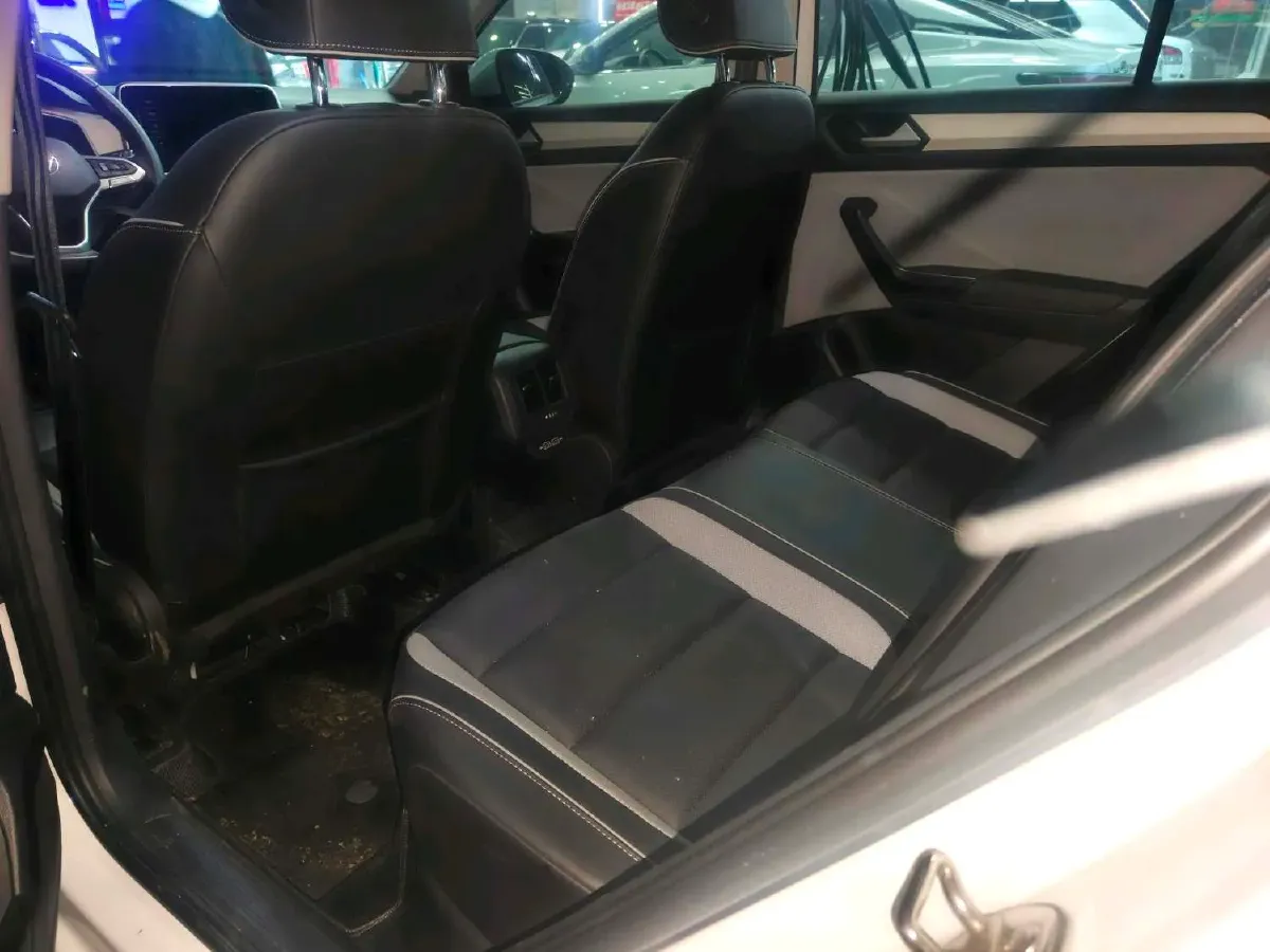 2023 Volkswagen T-Roc 1.4T 150HP L4 7DCT,autocango,china used car exporter,china ev exporter,chinese used car exporter,chinese used ev exporter