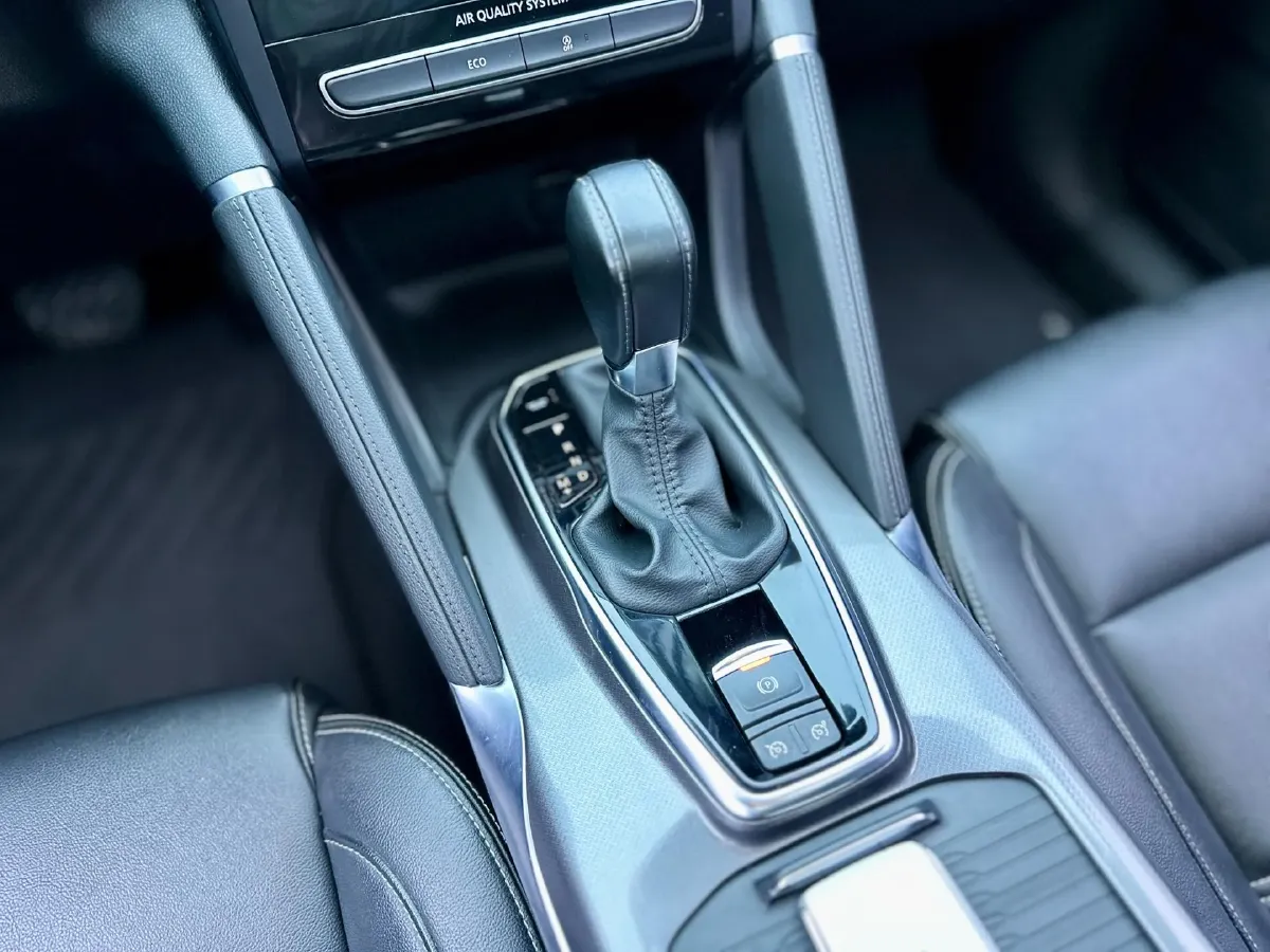 2017 Renault Koleos 2.5L 186HP L4 CVT,autocango,china used car exporter,china ev exporter,chinese used car exporter,chinese used ev exporter