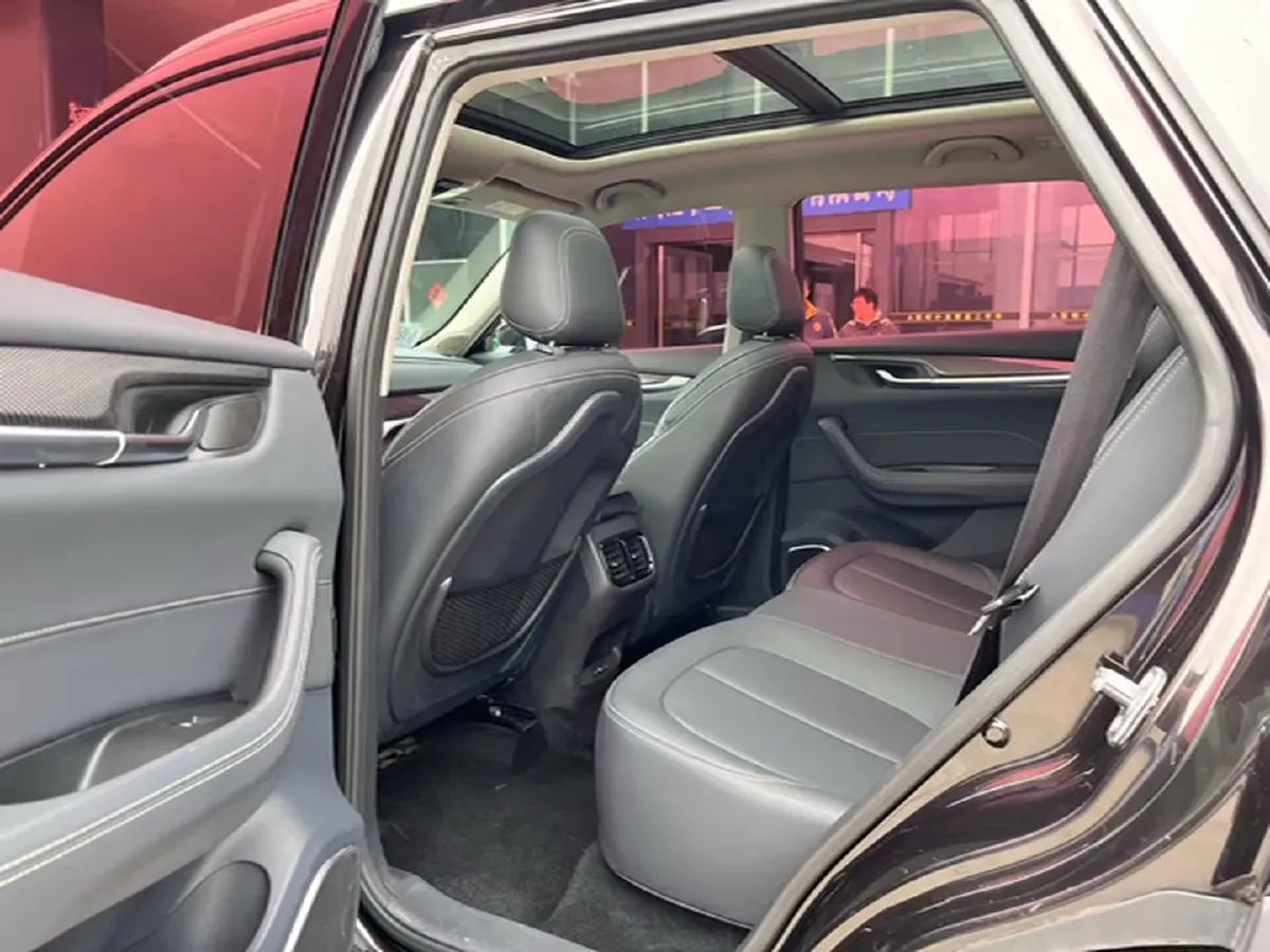 2018 Brilliance Auto V7 1.6T 204HP L4 7DCT,autocango,china used car exporter,china ev exporter,chinese used car exporter,chinese used ev exporter