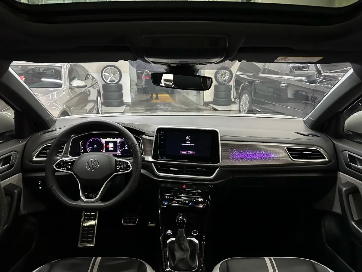 2023 Volkswagen T-Roc 1.5T 160HP L4 7DCT,autocango,china used car exporter,china ev exporter,chinese used car exporter,chinese used ev exporter