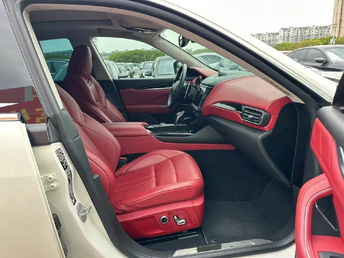 2022 Maserati Levante 3.0T 350HP V6 8AT,autocango,china used car exporter,china ev exporter,chinese used car exporter,chinese used ev exporter