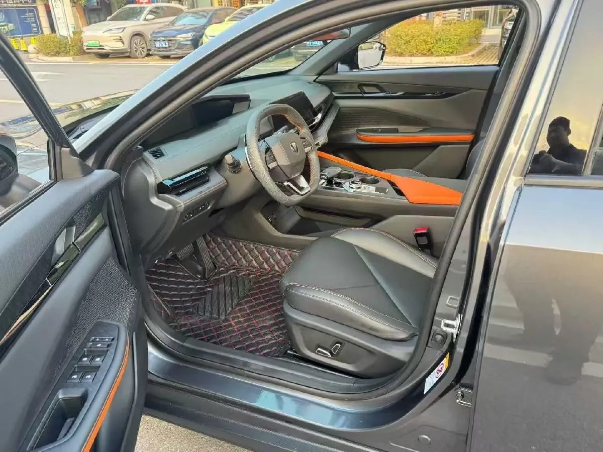 2022 ChangAn UNI-V 1.5T 188HP L4 7DCT,autocango,china used car exporter,china ev exporter,chinese used car exporter,chinese used ev exporter