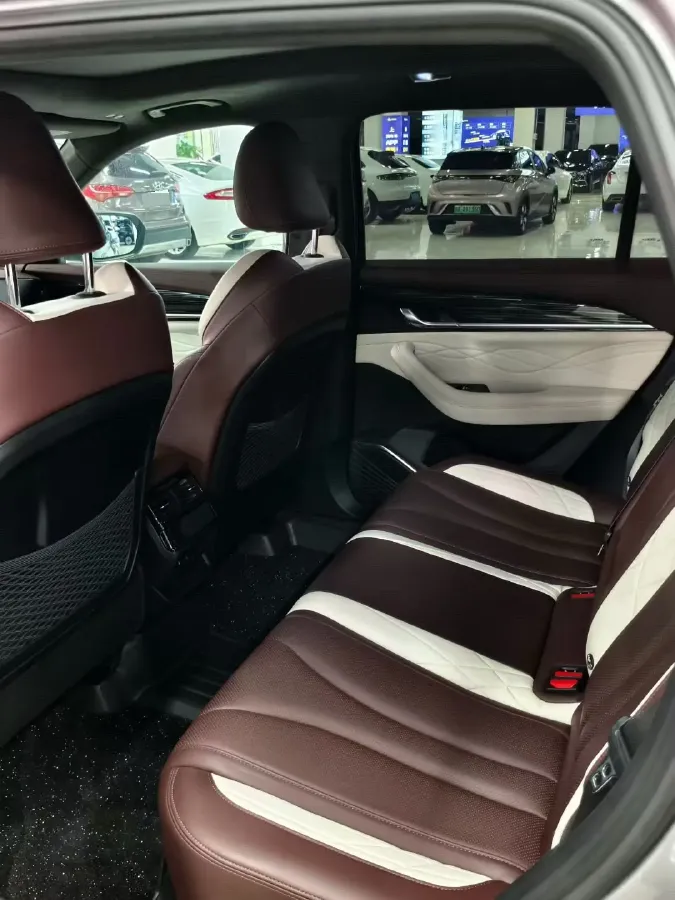 2021 Geely Monjaro 2.0T 218HP L4 7DCT,autocango,china used car exporter,china ev exporter,chinese used car exporter,chinese used ev exporter