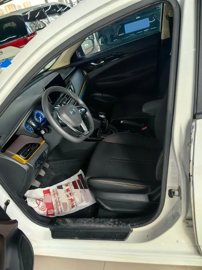 2019 ChangAn Eado DT 1.6L 125HP L4 5MT,autocango,china used car exporter,china ev exporter,chinese used car exporter,chinese used ev exporter