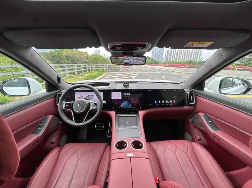 2025 AITO AITO M8 REEV 160HP REEV 53.4KWH,autocango,china used car exporter,china ev exporter,chinese used car exporter,chinese used ev exporter