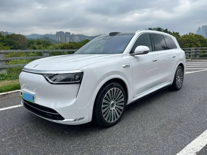 2025 AITO AITO M8 REEV 160HP REEV 53.4KWH,autocango,china used car exporter,china ev exporter,chinese used car exporter,chinese used ev exporter