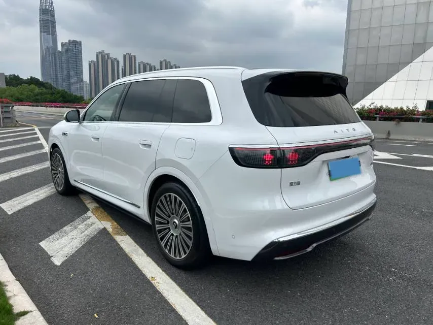 2025 AITO AITO M8 REEV 160HP REEV 53.4KWH,autocango,china used car exporter,china ev exporter,chinese used car exporter,chinese used ev exporter
