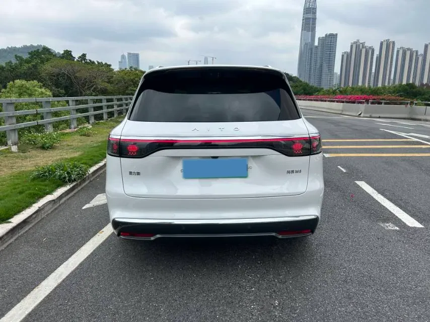 2025 AITO AITO M8 REEV 160HP REEV 53.4KWH,autocango,china used car exporter,china ev exporter,chinese used car exporter,chinese used ev exporter