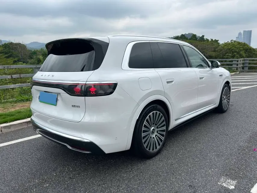 2025 AITO AITO M8 REEV 160HP REEV 53.4KWH,autocango,china used car exporter,china ev exporter,chinese used car exporter,chinese used ev exporter