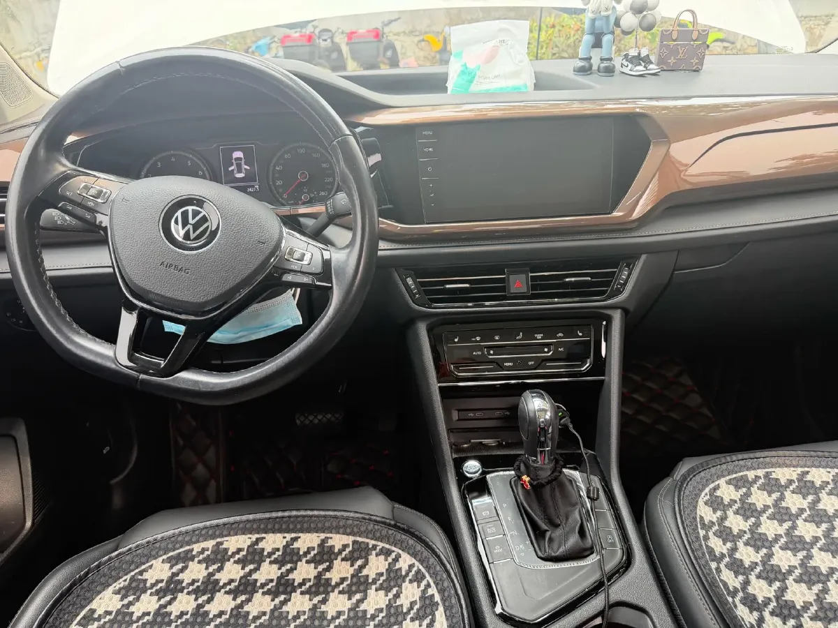 2021 Volkswagen Tharu 1.4T 150HP L4 7DCT,autocango,china used car exporter,china ev exporter,chinese used car exporter,chinese used ev exporter