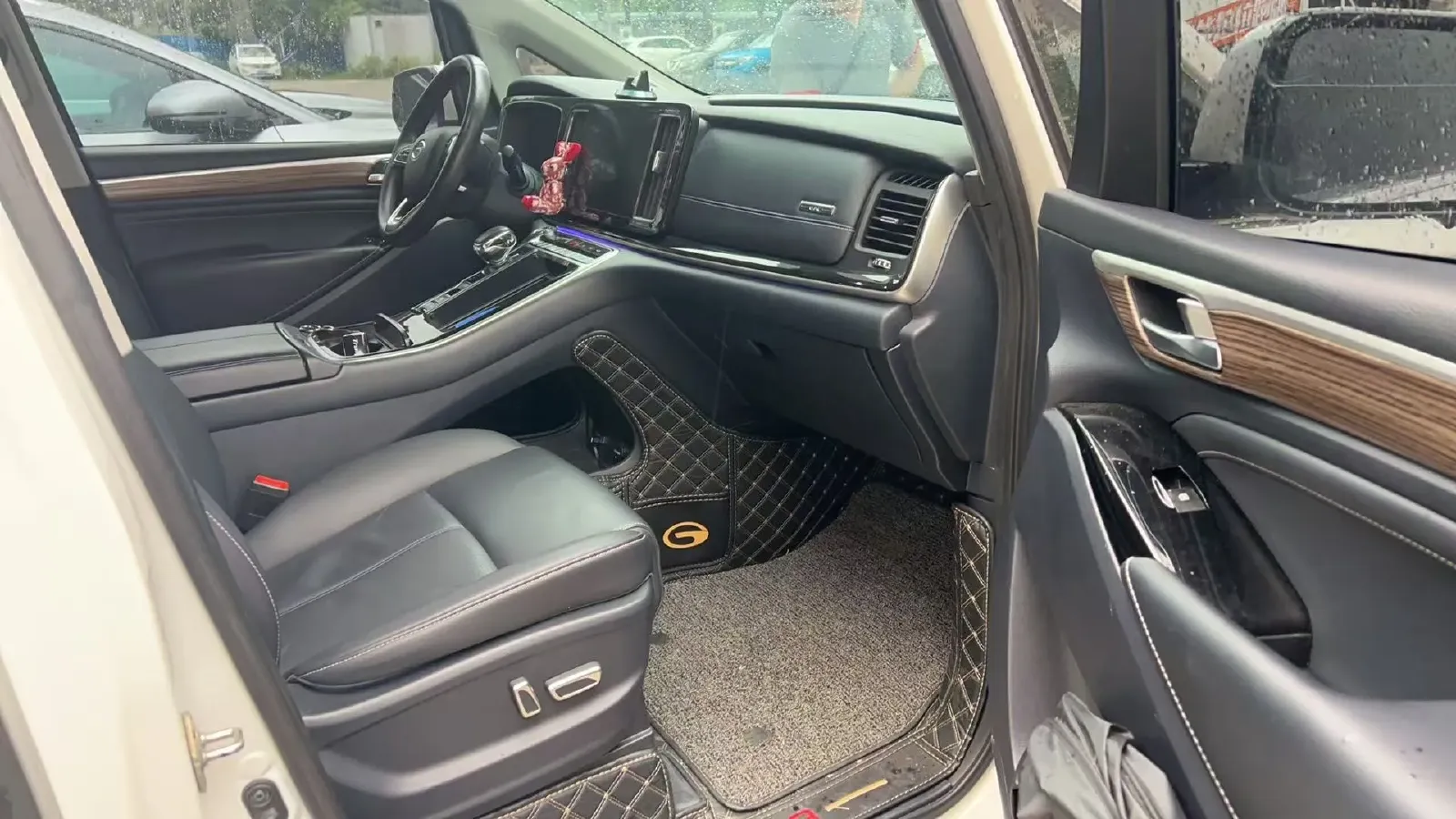 2023 GAC Trumpchi M8 2.0T 252HP L4 8AT,autocango,china used car exporter,china ev exporter,chinese used car exporter,chinese used ev exporter