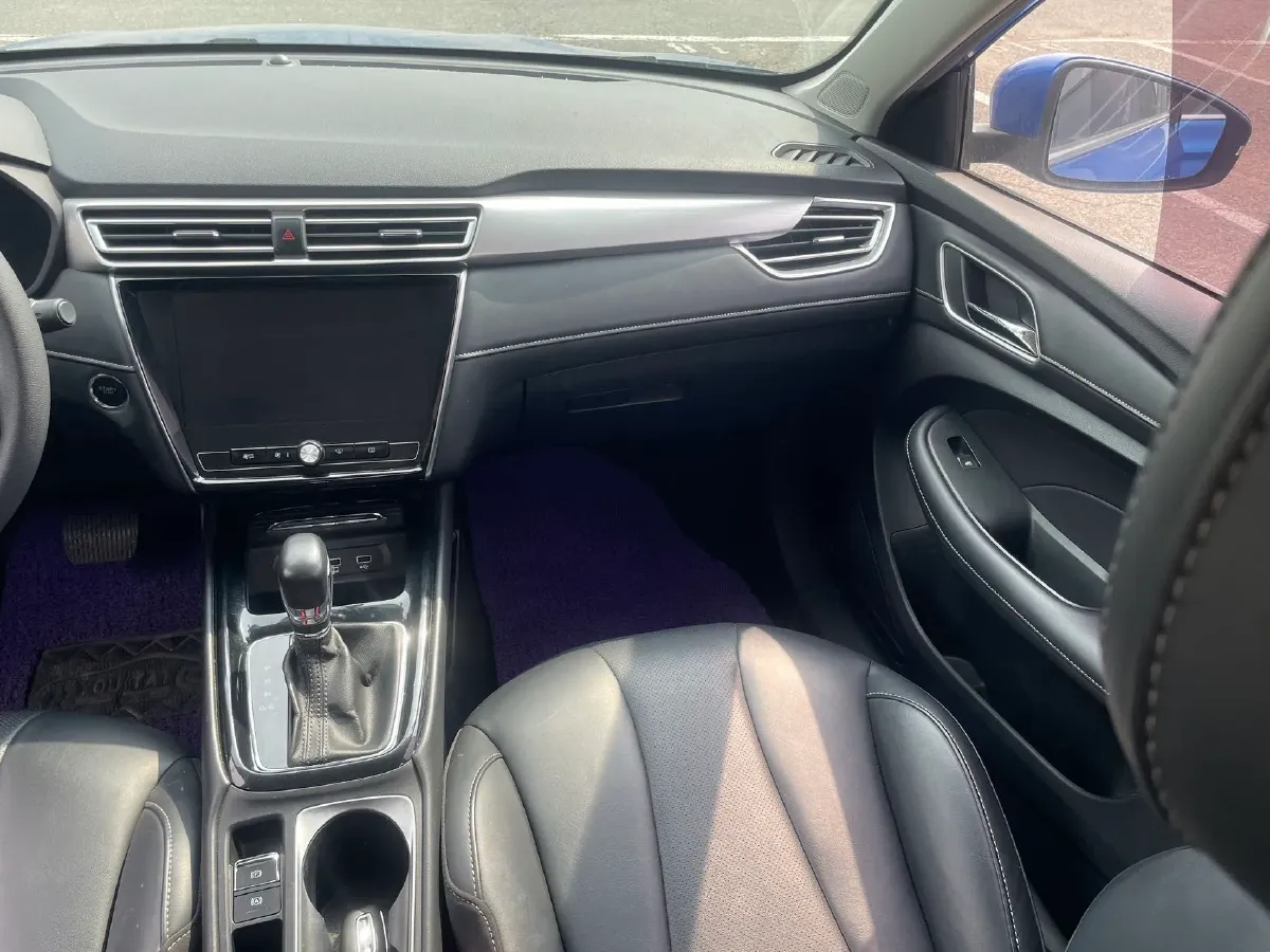 2019 Roewe i5 1.5L 120HP L4 CVT,autocango,china used car exporter,china ev exporter,chinese used car exporter,chinese used ev exporter