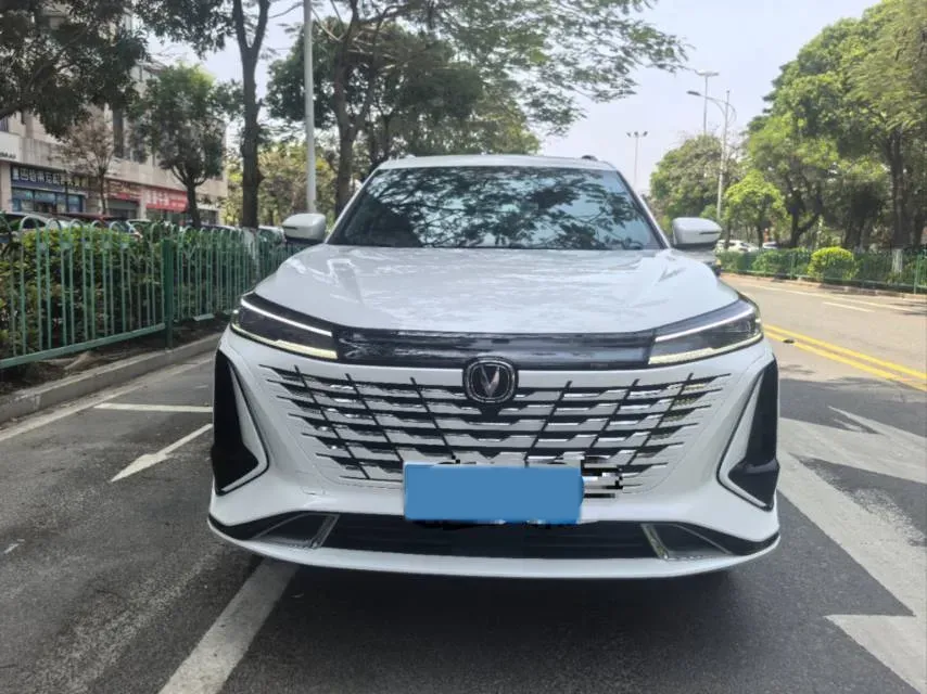 2023 ChangAn CS75 Plus 1.5T 188HP L4 8AT,autocango,china used car exporter,china ev exporter,chinese used car exporter,chinese used ev exporter