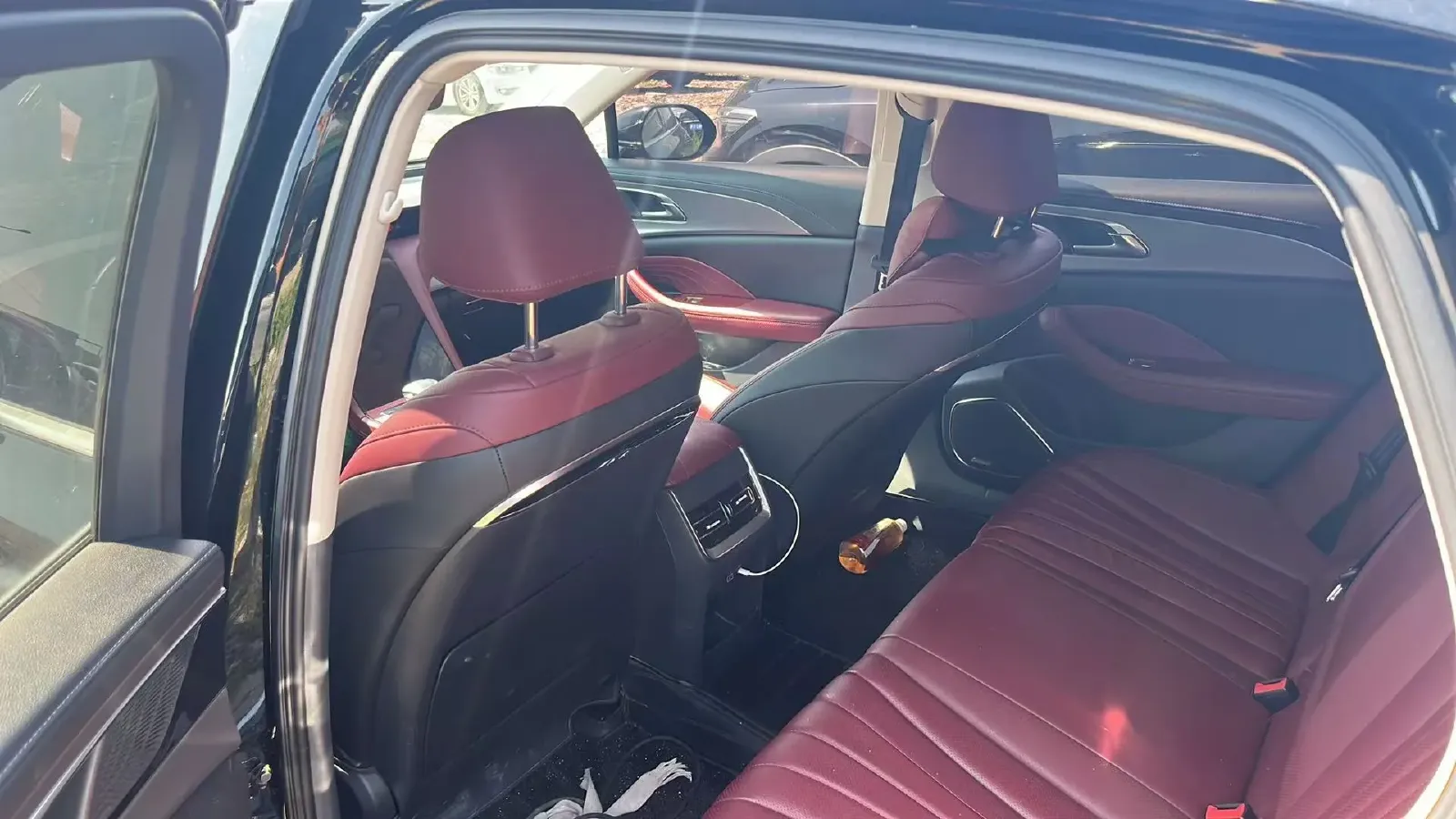 2023 HongQi H5 2.0T 224HP L4 8AT,autocango,china used car exporter,china ev exporter,chinese used car exporter,chinese used ev exporter