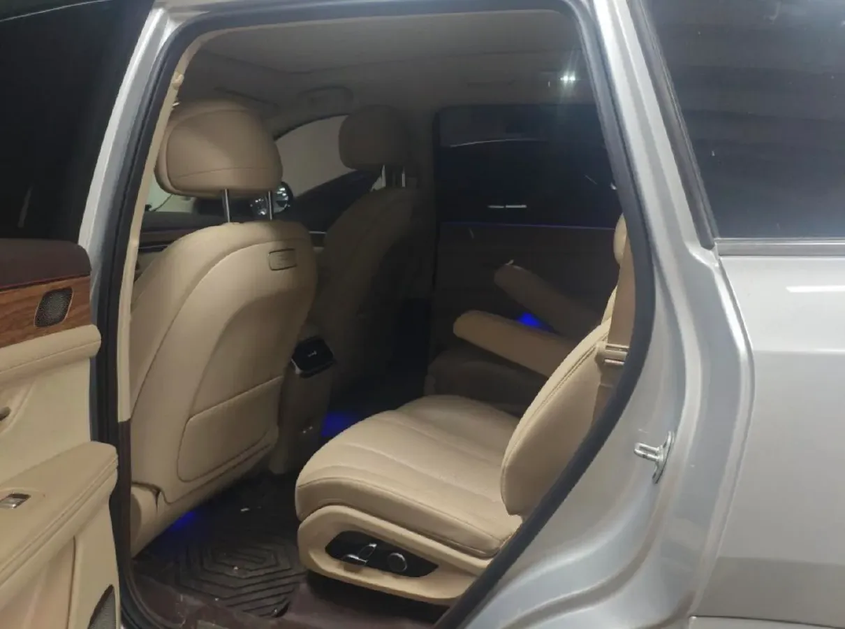 2024 AITO AITO M7 1.5T 152HP L4 REEV 40KWH,autocango,china used car exporter,china ev exporter,chinese used car exporter,chinese used ev exporter