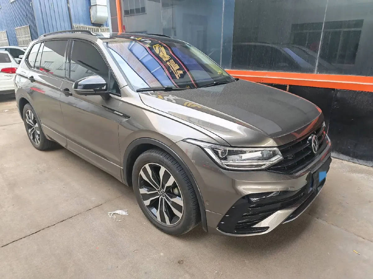 2023 Volkswagen Tiguan L 2.0T 186HP L4 7DCT,autocango,china used car exporter,china ev exporter,chinese used car exporter,chinese used ev exporter