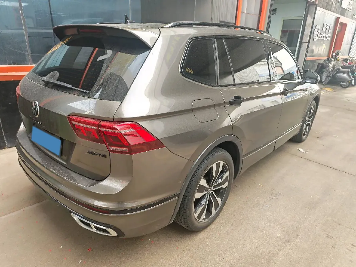 2023 Volkswagen Tiguan L 2.0T 186HP L4 7DCT,autocango,china used car exporter,china ev exporter,chinese used car exporter,chinese used ev exporter