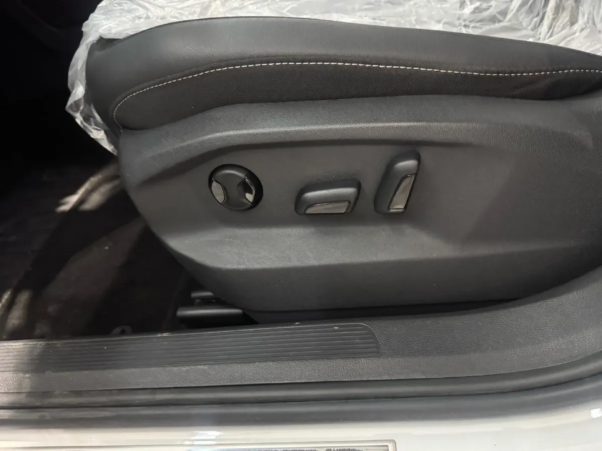 2022 Volkswagen T-Roc 1.4T 150HP L4 7DCT,autocango,china used car exporter,china ev exporter,chinese used car exporter,chinese used ev exporter