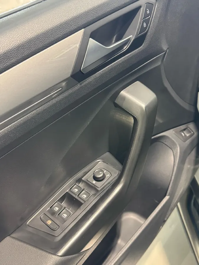 2022 Volkswagen T-Roc 1.4T 150HP L4 7DCT,autocango,china used car exporter,china ev exporter,chinese used car exporter,chinese used ev exporter