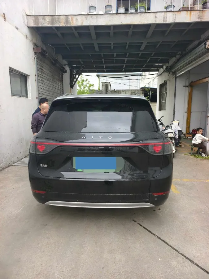 2024 AITO AITO M9 1.5T 152HP L4 REEV 42KWH,autocango,china used car exporter,china ev exporter,chinese used car exporter,chinese used ev exporter