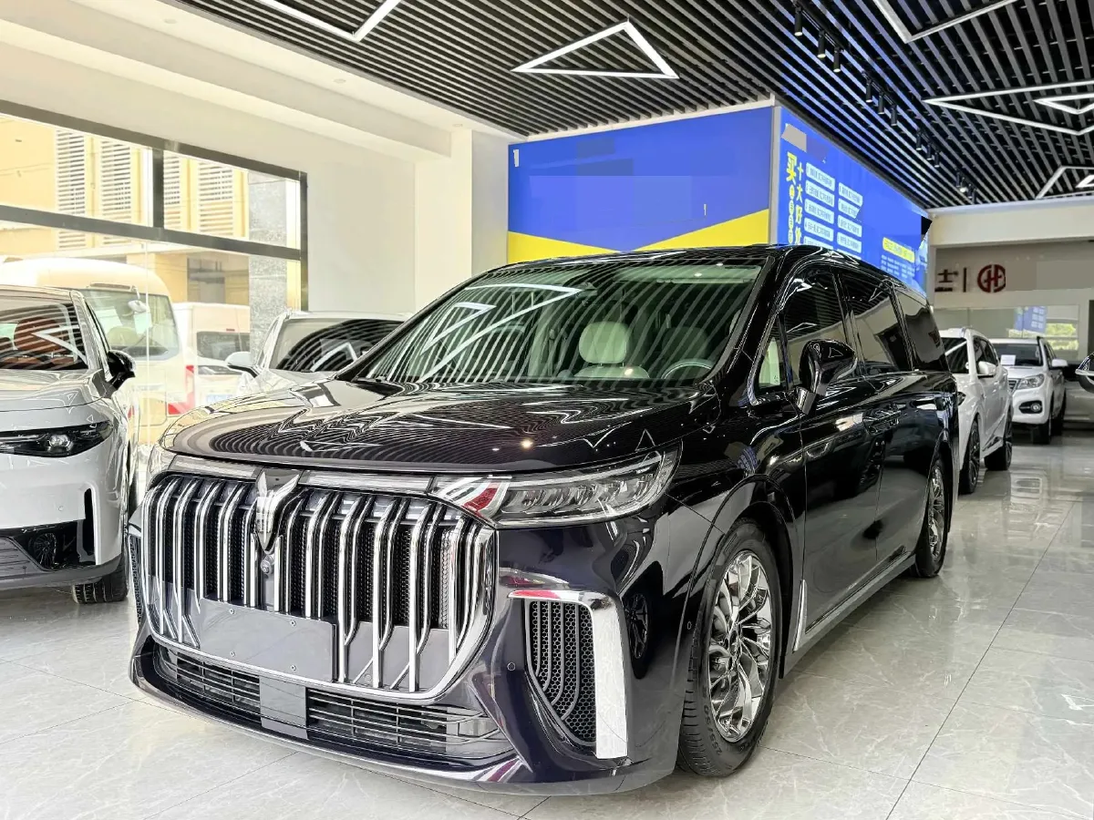 2024 Voyah Dream 1.5T 150HP L4 PHEV 43KWH,autocango,china used car exporter,china ev exporter,chinese used car exporter,chinese used ev exporter