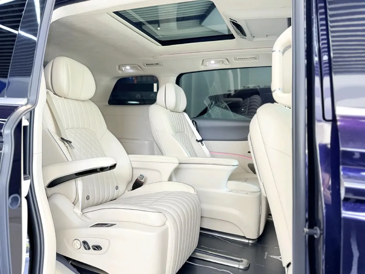 2024 Voyah Dream 1.5T 150HP L4 PHEV 43KWH,autocango,china used car exporter,china ev exporter,chinese used car exporter,chinese used ev exporter