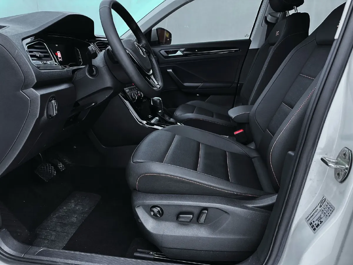 2021 Volkswagen T-Roc 1.4T 150HP L4 7DCT,autocango,china used car exporter,china ev exporter,chinese used car exporter,chinese used ev exporter