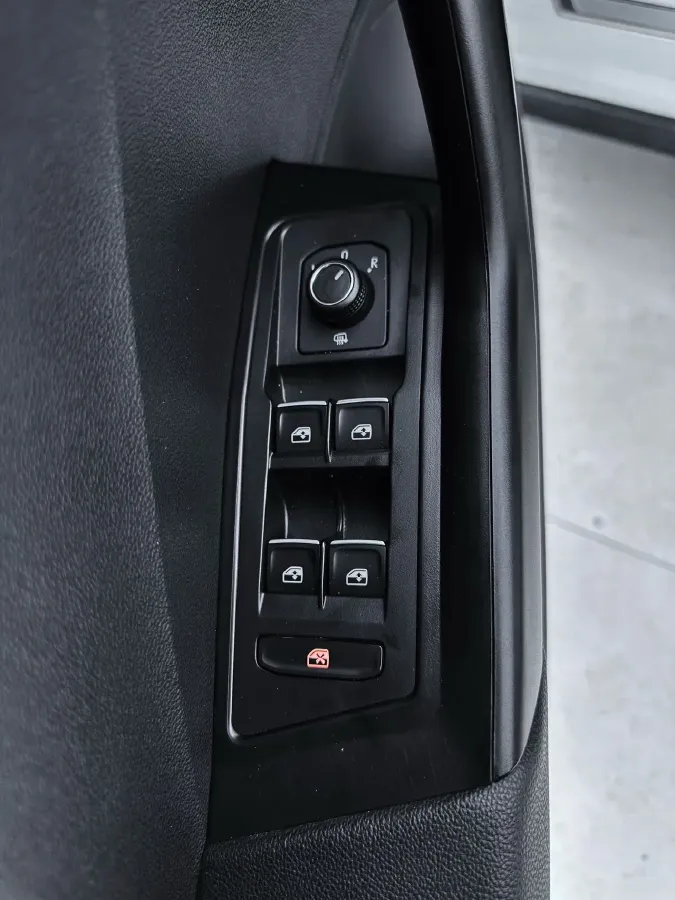 2021 Volkswagen T-Roc 1.4T 150HP L4 7DCT,autocango,china used car exporter,china ev exporter,chinese used car exporter,chinese used ev exporter